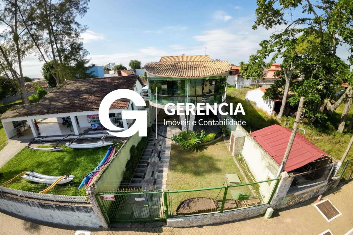 Casa em Rio das Ostras, Centro, com 4 quartos