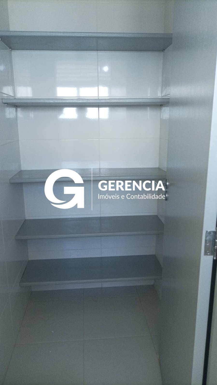 Cobertura à venda, no Condomínio Mirach em Macaé, Imbetiba, com 4 quartos, 180m²